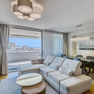 https://luxury-apartment-sunset-zadar-with-garage-and-balcony.hotelinzadar.com